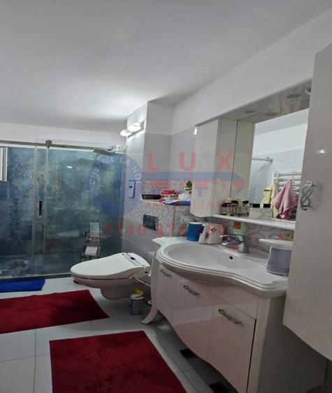 Apartament cu 4 camere decomandat în Central
