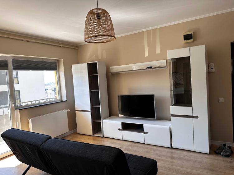Apartament cu 2 camere semidecomandat în Florești