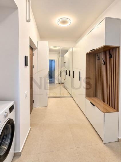 Apartament cu 2 camere semidecomandat, mobilat în Sud