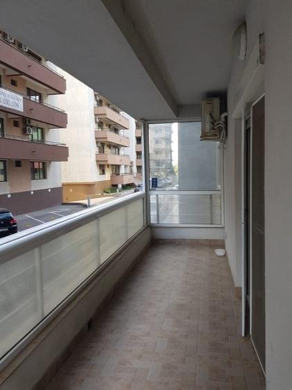 Apartament cu 3 camere decomandat, mobilat în Exterior Nord