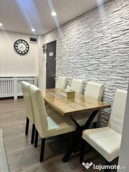 Apartament cu 3 camere decomandat, mobilat în Central