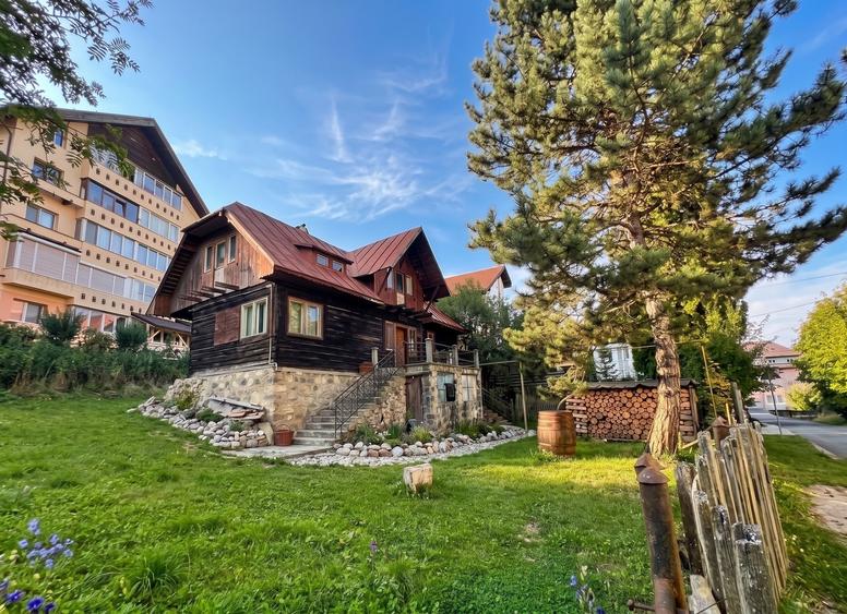 Casă cu 6 camere cu Teren 749 Mp în Predeal