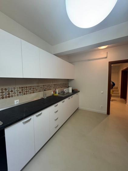 Apartament cu 3 camere decomandat în Herăstrău