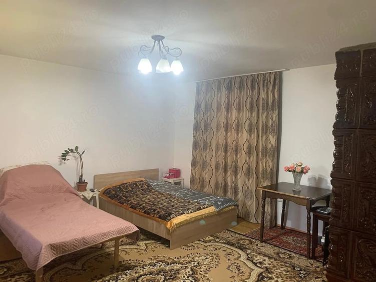Casă cu 3 camere cu Teren 722 Mp în Surducu Mare