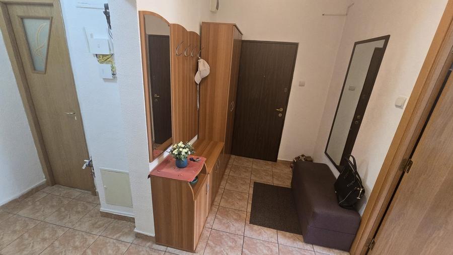 Apartament cu 3 camere decomandat în Nerva Traian