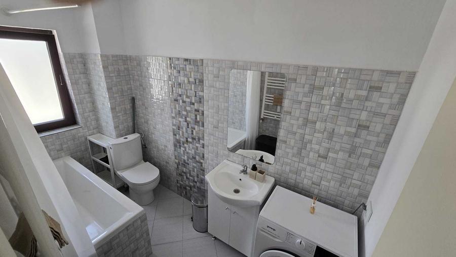 Apartament cu 2 camere decomandat în Odăile