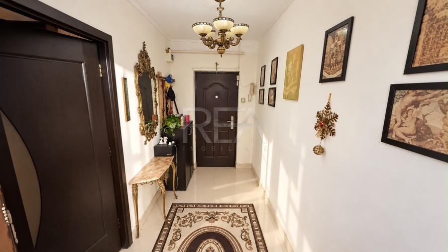 Apartament cu 2 camere decomandat în Trafic Greu
