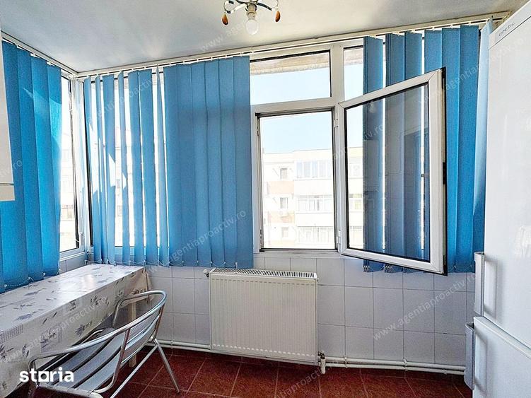 Apartament cu 3 camere decomandat în Mazepa 2