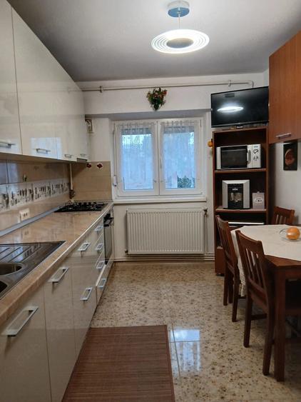 Apartament cu 3 camere decomandat în Orizont
