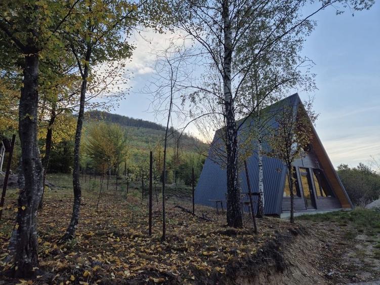 Casă cu 3 camere în Hurez