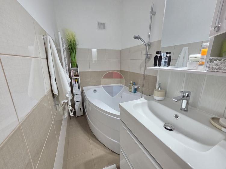 Apartament cu 2 camere decomandat, mobilat în Ultracentral