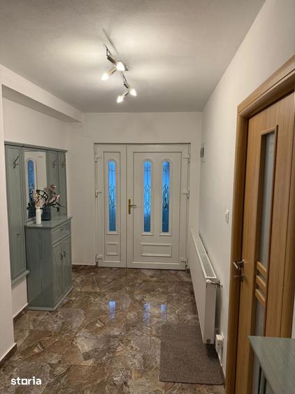 Casă cu 5 camere cu Teren 357 Mp în Grădiște