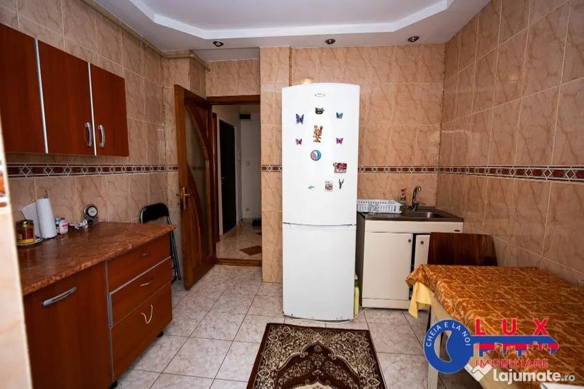 Apartament cu 3 camere decomandat în Ultracentral