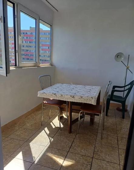 Apartament cu 3 camere decomandat, mobilat în Pantelimon