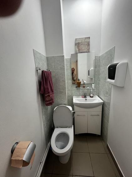 Spațiu comercial, de 76 mp, în Central