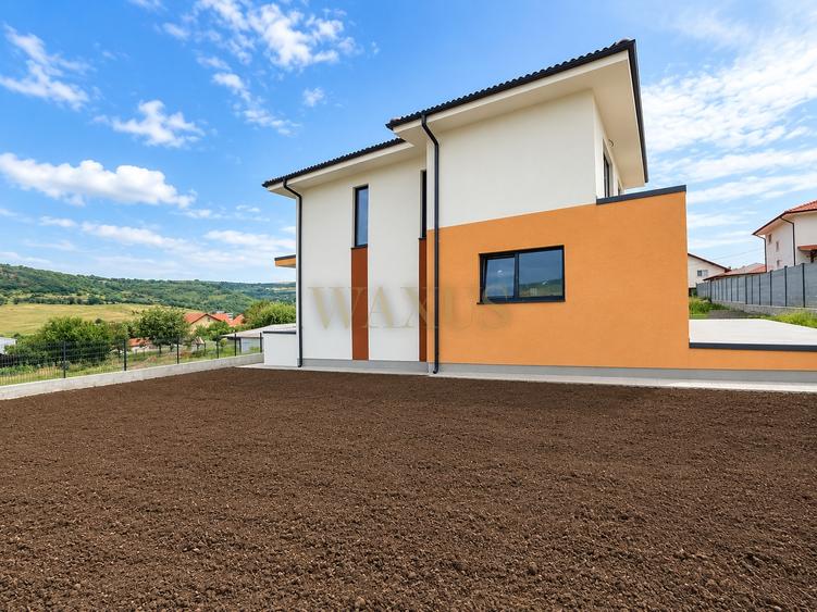 Casă individuală cu 4 camere cu Canalizare în Chinteni