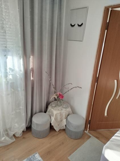 Apartament cu 2 camere semidecomandat în Grădiște