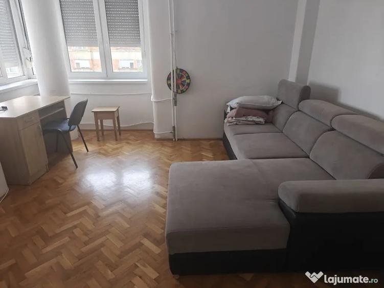 Apartament cu 3 camere decomandat în Ultracentral