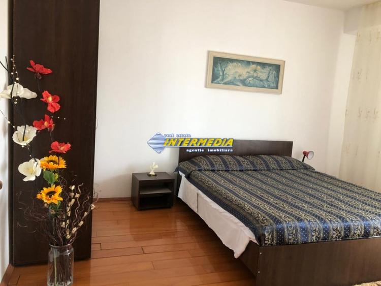 Apartament cu 2 camere decomandat, mobilat în Cetate