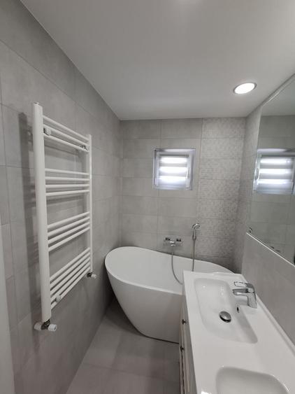Apartament cu 3 camere decomandat, mobilat în Gara