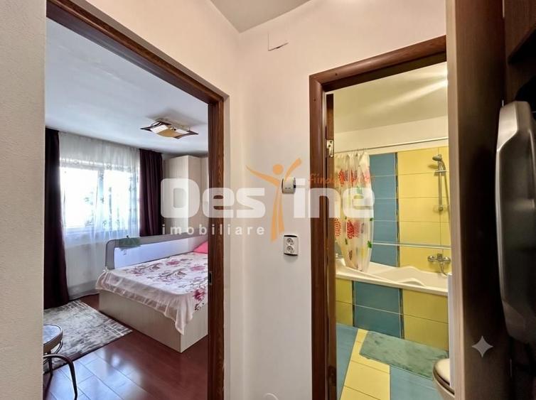 Apartament cu 3 camere decomandat, mobilat în Malu Roșu