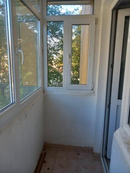 Apartament cu 3 camere semidecomandat în Micro 14