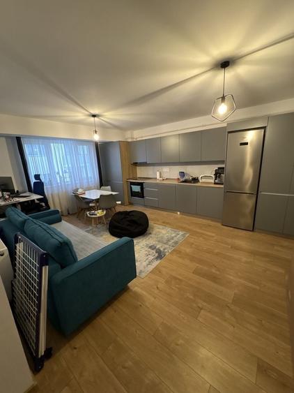 Apartament cu 2 camere semidecomandat în Florești