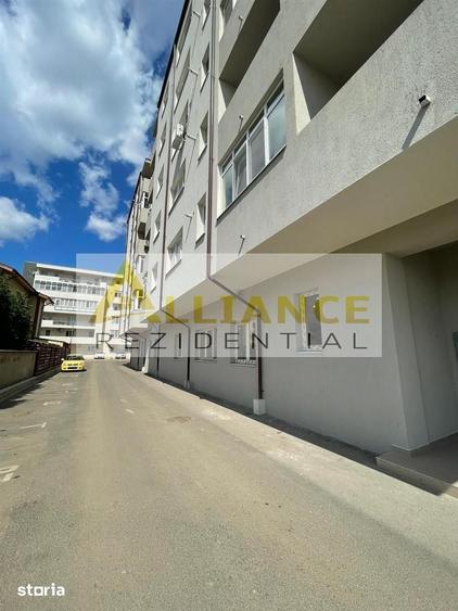 Apartament cu 3 camere decomandat în Metalurgiei