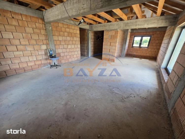 Casă cu 4 camere cu Teren 600 Mp în Recea