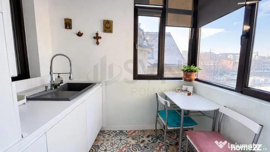 Apartament cu 4 camere semidecomandat în Capitale