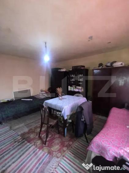 Casă cu 1 camere cu Teren 2070 Mp în Unirea