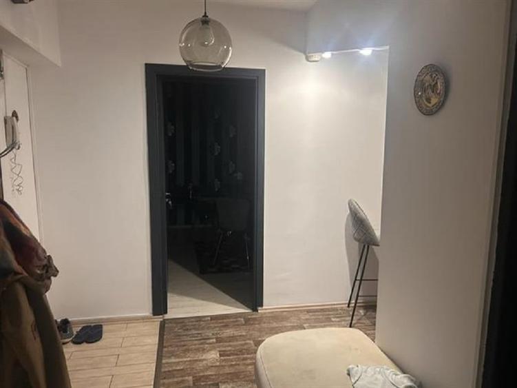 Apartament cu 2 camere decomandat în Titulescu