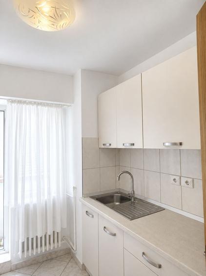 Apartament cu 2 camere decomandat în 13 Septembrie