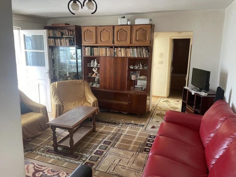 Apartament cu 2 camere semidecomandat în Exterior Vest