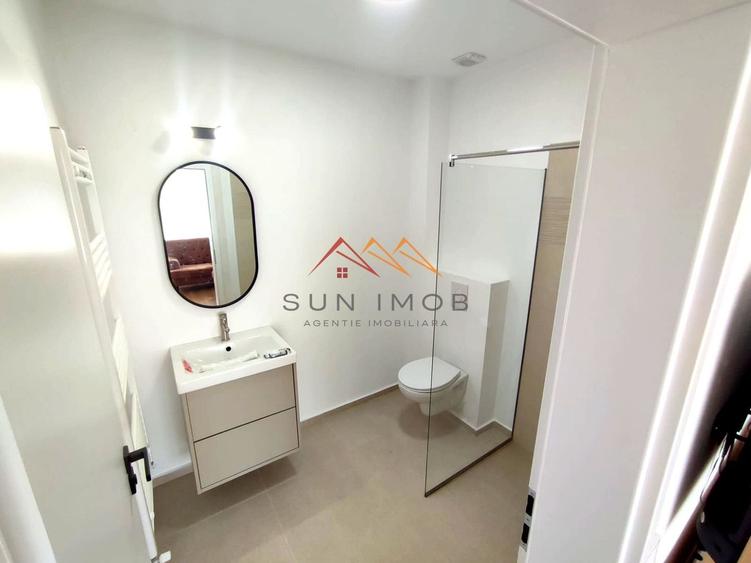Apartament cu 3 camere, mobilat în Central