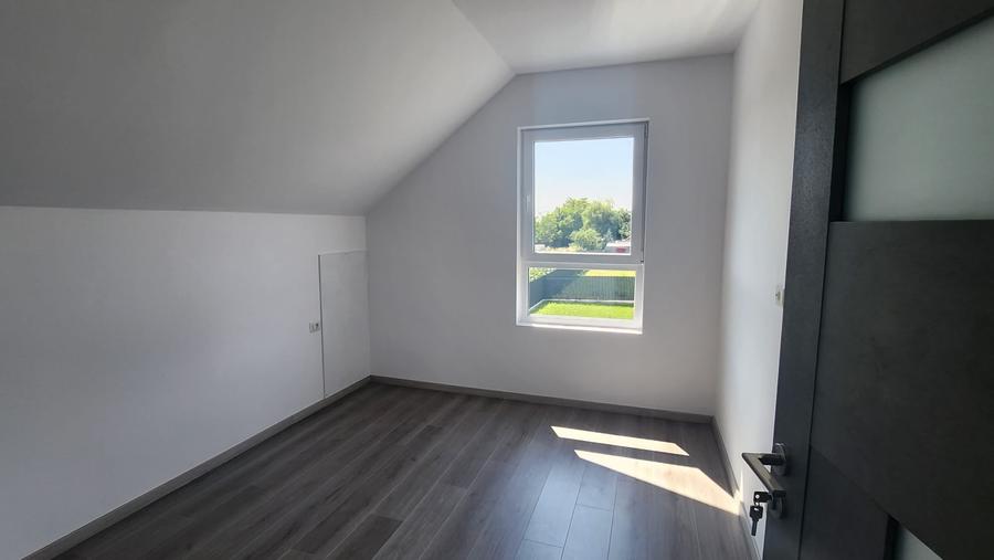 Casă cu 5 camere cu Garaj în Fântânele (Hemeiuș)