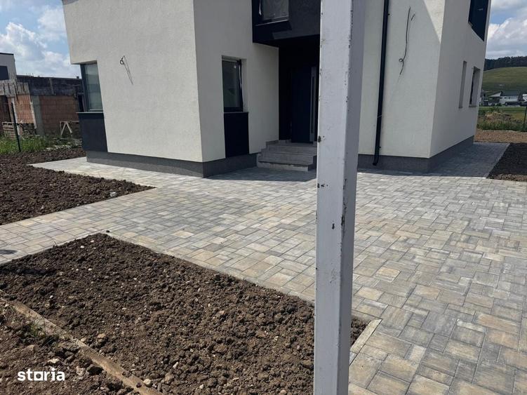 Casă cu 4 camere cu Teren 500 Mp în Sânpetru