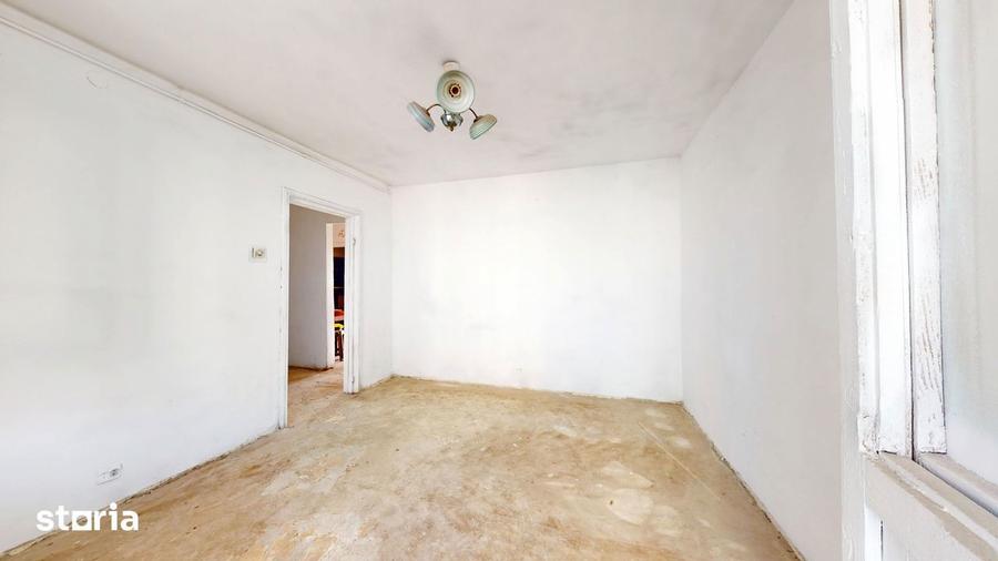 Apartament cu 4 camere decomandat în Rahova