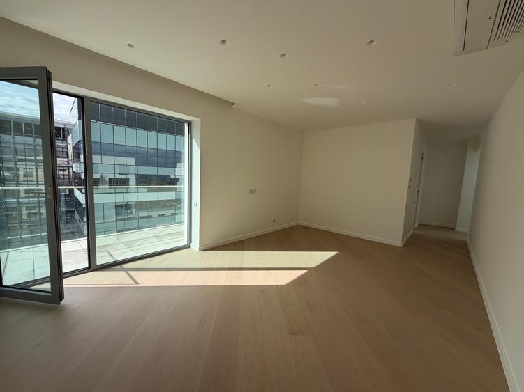 Apartament cu 4 camere decomandat în Aviației