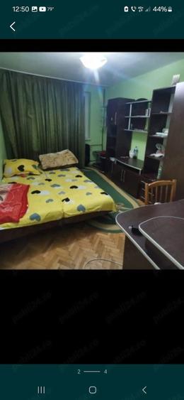Apartament cu 3 camere semidecomandat în Crihala