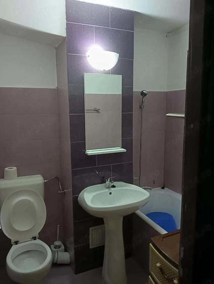 Garsonieră decomandată în Precista