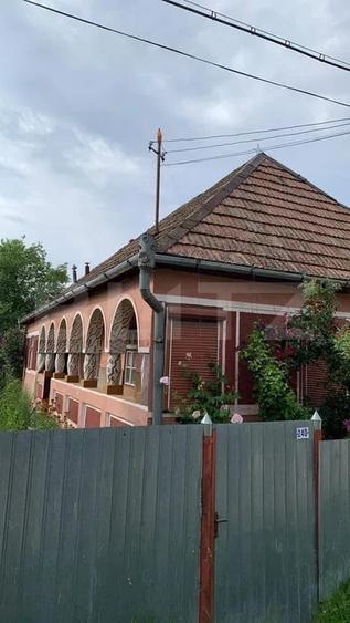 Casă individuală cu 2 camere cu Teren 624 Mp în Deda