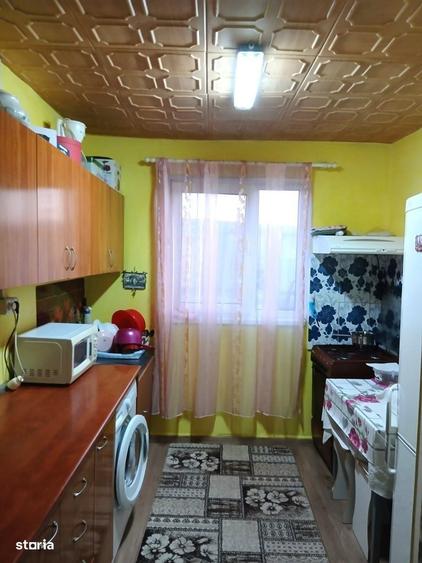 Apartament cu 3 camere decomandat în Aghireșu