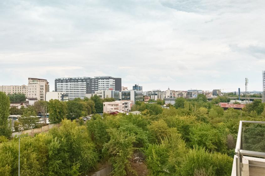 Apartament cu 4 camere decomandat în Herăstrău