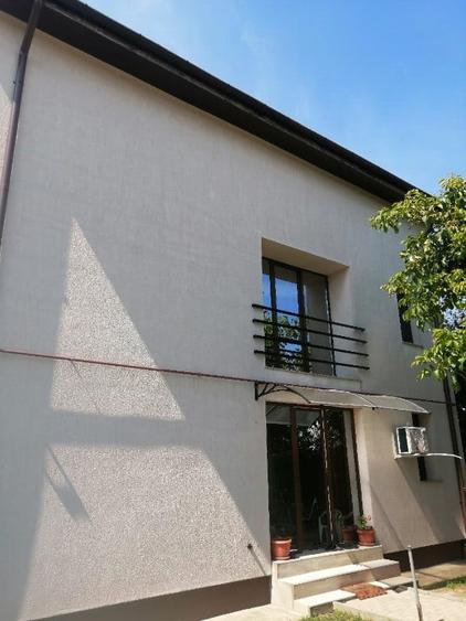 Casă cu 5 camere cu Teren 300 Mp în Roșu