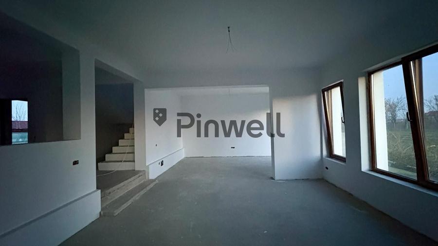 Duplex cu 4 camere cu Canalizare în Tunari
