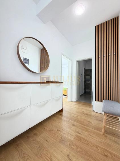 Apartament cu 6 camere decomandat în Central