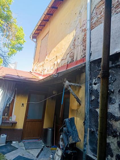 Casă cu 5 camere cu Teren 216 Mp în Banu Manta