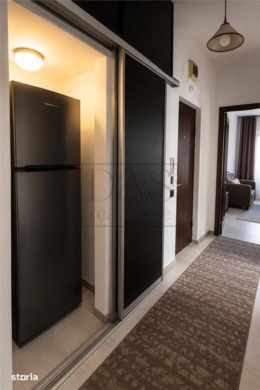Apartament cu 3 camere, mobilat în Romană