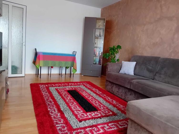 Apartament cu 2 camere decomandat în Tudor